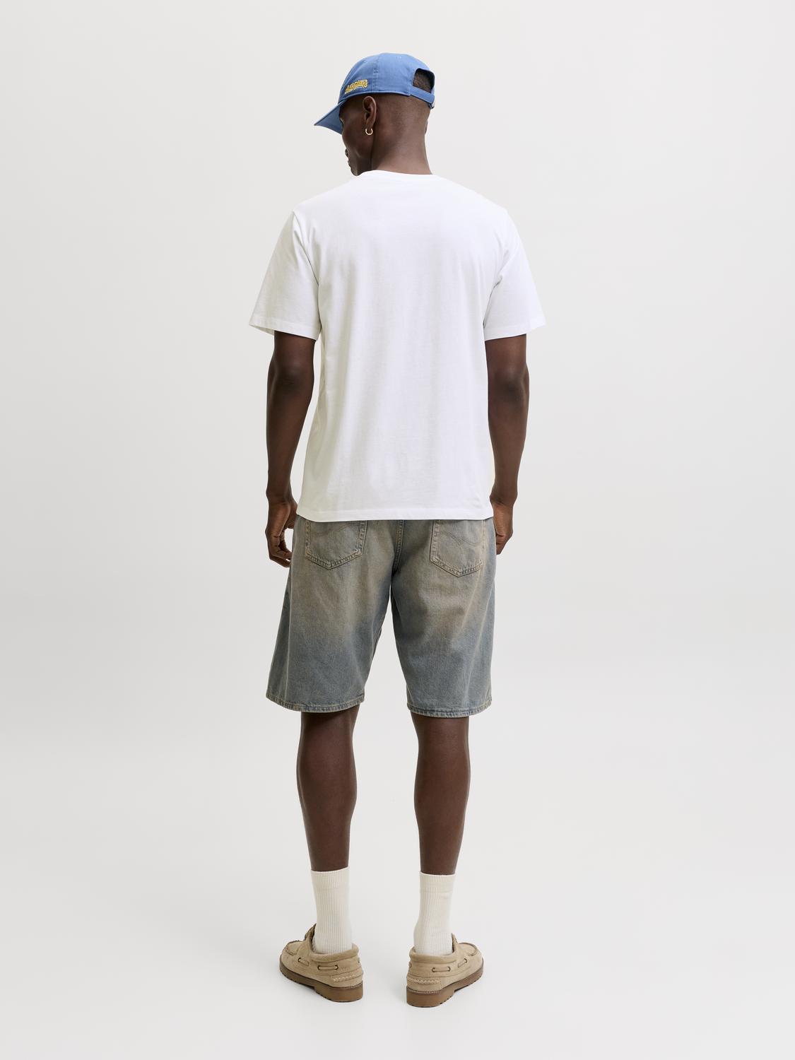 model_shot-back